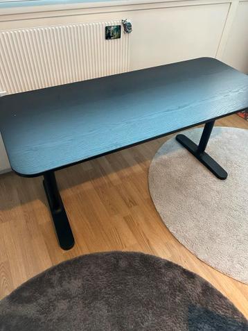 IKEA Bekant Bureau 140x60 - In Hoogte Verstelbaar - afbeelding 1 IKEA Bekant Bureau 140x60 - In Hoogte Verstelbaar - afbeelding 1