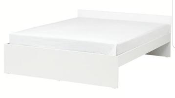 Bedframe Ikea VIHALS 140x200 - afbeelding 1 Bedframe Ikea VIHALS 140x200 - afbeelding 1