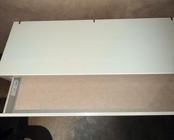 Toilet tafel malm van ikea met glasplaat - afbeelding 4 Toilet tafel malm van ikea met glasplaat - afbeelding 4