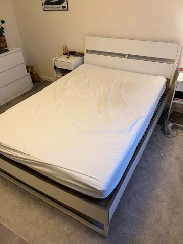IKEA Bedframe (zonder lattenbodem) - afbeelding 4 IKEA Bedframe (zonder lattenbodem) - afbeelding 4