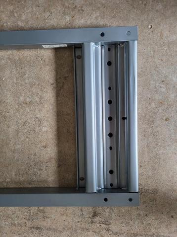 Ikea Galant Bureau Onderstel + Poten Zilver - afbeelding 4 Ikea Galant Bureau Onderstel + Poten Zilver - afbeelding 4