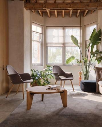 Twee Eames en Saarinen Vitra Organic Chair stoelen opknapper