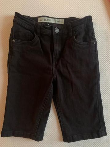 Korte broek skinny van Primark maatje 134 nog NIEUW(Y457)