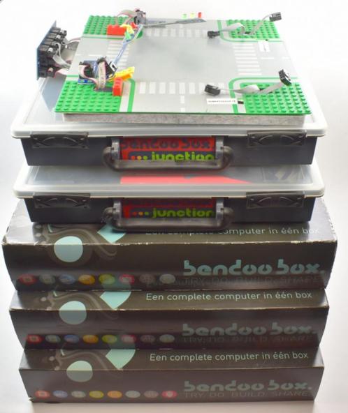 3 x Bendoobox + 3 x Junction + LEGO kruispunt, Computers en Software, Overige Computers en Software, Gebruikt, Ophalen of Verzenden