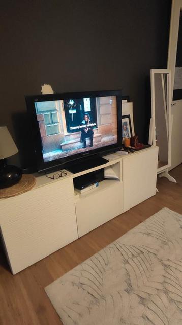 IKEA Besta TV Kast 180 cm/ zwarte lamp gratis - afbeelding 2 IKEA Besta TV Kast 180 cm/ zwarte lamp gratis - afbeelding 2