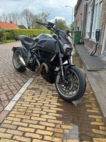 Diavel Carbon 2015’ akrapovic