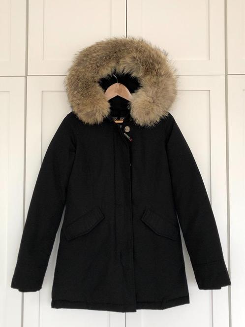 WOOLRICH zwart dames dons winterjas XS, érg grote bontkraag, Kleding | Dames, Jassen | Winter, Zo goed als nieuw, Maat 34 (XS) of kleiner