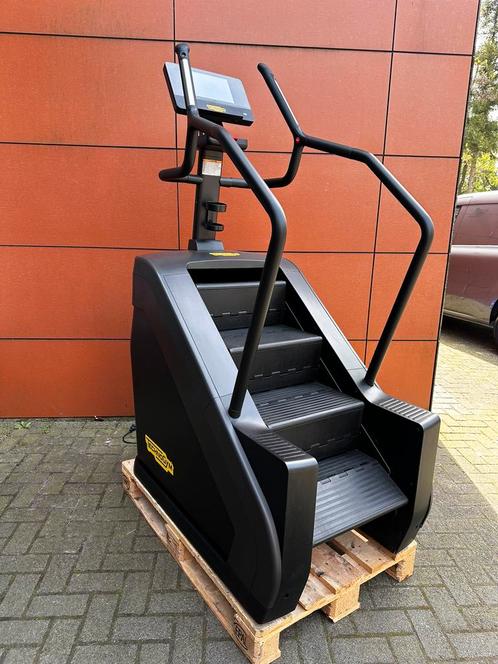 In Nieuwstaat Technogym Climb LIVE Excite Stairclimber, Sport en Fitness, Fitnessmaterialen, Zo goed als nieuw, Overige typen