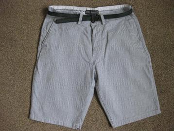 Korte broek short chino maat S of 46 jeansmaat 30