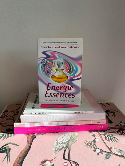 Energie Essences De ‘goede geest’ in de fles Astrid Feuser, Boeken, Esoterie en Spiritualiteit, Gelezen, Achtergrond en Informatie