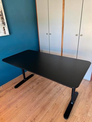 IKEA Bekant Bureau Zwart 160x80cm - afbeelding 2 IKEA Bekant Bureau Zwart 160x80cm - afbeelding 2