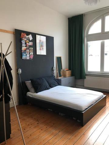 IKEA Malm bed 140x200 - Zwartbruin (zonder lattenbodem) - afbeelding 2 IKEA Malm bed 140x200 - Zwartbruin (zonder lattenbodem) - afbeelding 2