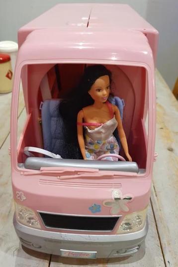 Grote roze Barbie camper + pop (50x30x20)