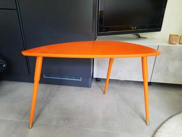 Oranje Ikea Lovbacken retro bijzettafel hout