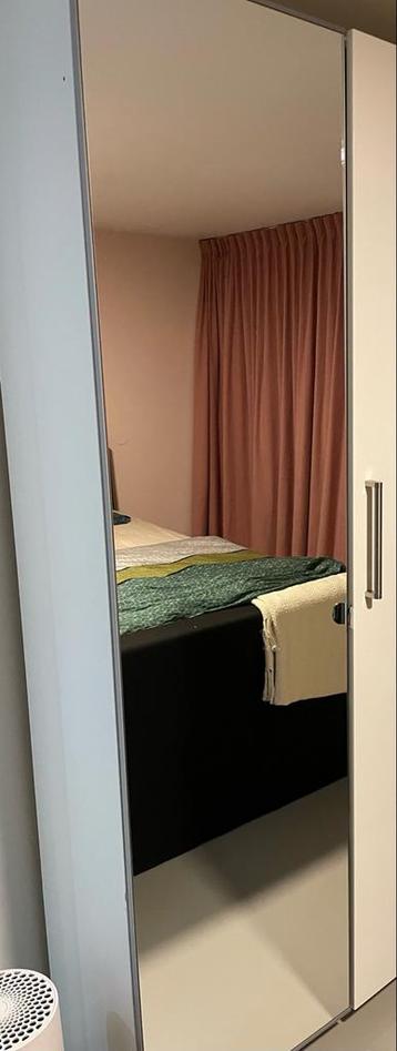 IKEA PAX Spiegeldeur (zonder scharnieren) - afbeelding 1 IKEA PAX Spiegeldeur (zonder scharnieren) - afbeelding 1