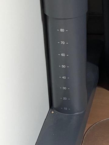 Ruim en stevig hoekbureau (IKEA Galant) - afbeelding 3 Ruim en stevig hoekbureau (IKEA Galant) - afbeelding 3