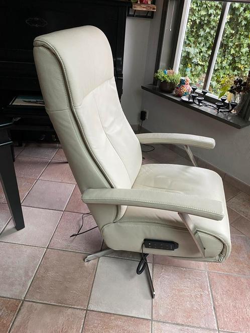 Prominent relax en sta op fauteuil s-100 nieuw met 3 motoren, Huis en Inrichting, Fauteuils, Zo goed als nieuw, Leer, 50 tot 75 cm