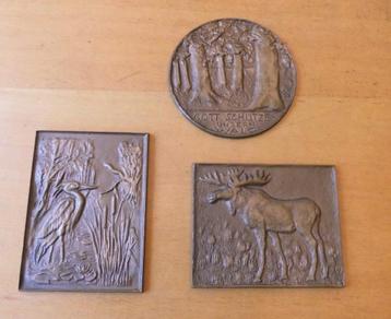 Drie vintage bronzen plaquettes Richard Nieschler