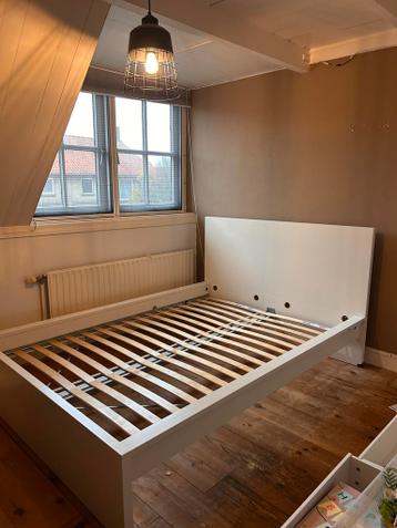 Ikea Malm Bed 140x200 (zonder lades) - afbeelding 1 Ikea Malm Bed 140x200 (zonder lades) - afbeelding 1