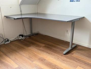 Ikea Galant Hoekbureau Grijs - In Hoogte Verstelbaar - afbeelding 5 Ikea Galant Hoekbureau Grijs - In Hoogte Verstelbaar - afbeelding 5