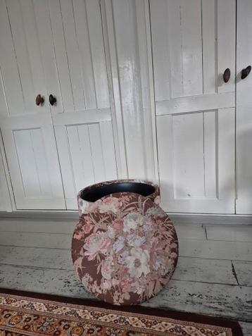 Retro Poef met Bloemenmotief