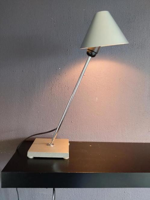 Vintage Tafellamp Gira Mobles 114 Barcelona, Verstelbaar '78, Huis en Inrichting, Lampen | Tafellampen, Zo goed als nieuw, 50 tot 75 cm