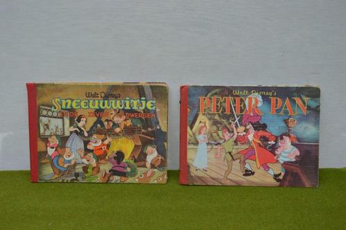 2 oude plaatjes albums Walt Disney Sneeuwwitje en Peter Pan, Verzamelen, Disney, Gebruikt, Overige typen, Peter Pan of Pinokkio