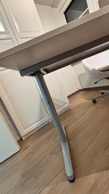 Bureau Ikea ‘GALANT’ 80x160 incl bureaustoel - afbeelding 4 Bureau Ikea ‘GALANT’ 80x160 incl bureaustoel - afbeelding 4