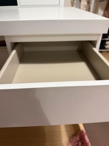 MALM IKEA DESK BUREAU - afbeelding 2 MALM IKEA DESK BUREAU - afbeelding 2