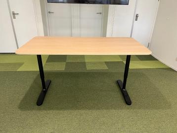 Ikea Bekant - Instelbaar bureau 160x80 cm, 50 euro /stuk - afbeelding 1 Ikea Bekant - Instelbaar bureau 160x80 cm, 50 euro /stuk - afbeelding 1