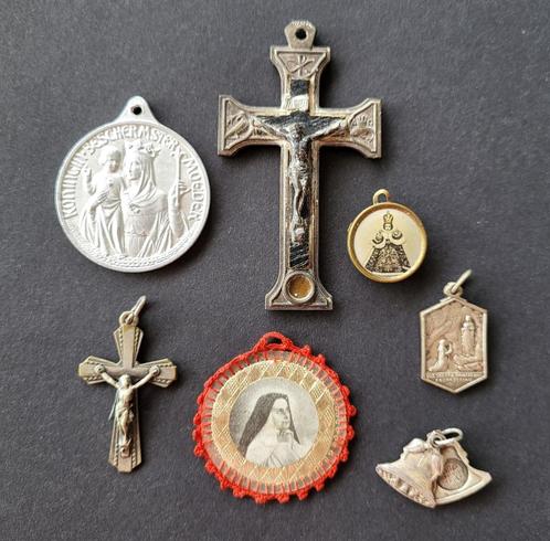 religieuze hangers, kruisje, relikwie, Maria, Lourdes, Antiek en Kunst, Antiek | Religie, Ophalen of Verzenden
