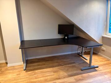 Galant bureau ikea gratis op te halen! - afbeelding 1 Galant bureau ikea gratis op te halen! - afbeelding 1