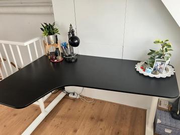 IKEA Bekant Mat Zwart Hoek bureau (links) - afbeelding 7 IKEA Bekant Mat Zwart Hoek bureau (links) - afbeelding 7