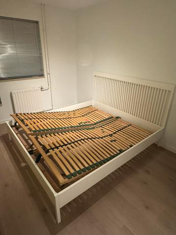IKEA IDANÄS bedframe 180x200 wit + 2 lattenbodems - afbeelding 3 IKEA IDANÄS bedframe 180x200 wit + 2 lattenbodems - afbeelding 3