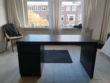 IKEA MALM Bureau - Zwart - Rivierenbuurt - afbeelding 1 IKEA MALM Bureau - Zwart - Rivierenbuurt - afbeelding 1