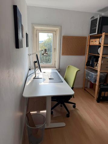 IKEA BEKANT Zit-Sta Bureau 160x80 Elektrisch - afbeelding 1 IKEA BEKANT Zit-Sta Bureau 160x80 Elektrisch - afbeelding 1