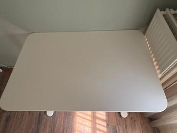 IKEA Bekant bureau 120x80 in hoogte verstelbaar - afbeelding 5 IKEA Bekant bureau 120x80 in hoogte verstelbaar - afbeelding 5