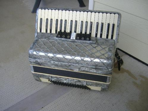baile accordeon 80 bas in koffer begin jaren 60 , zie omschr, Muziek en Instrumenten, Accordeons, Zo goed als nieuw, Toetsaccordeon