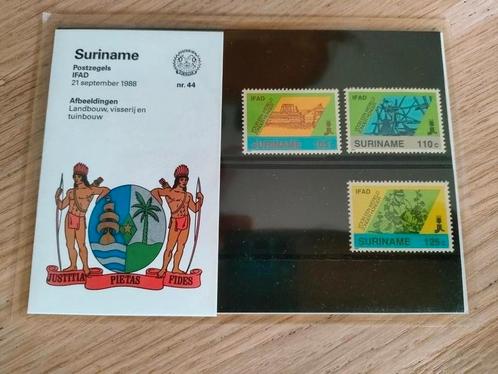 Postzegelmapje Suriname nr 44, Postzegels en Munten, Postzegels | Suriname, Postfris, Ophalen of Verzenden