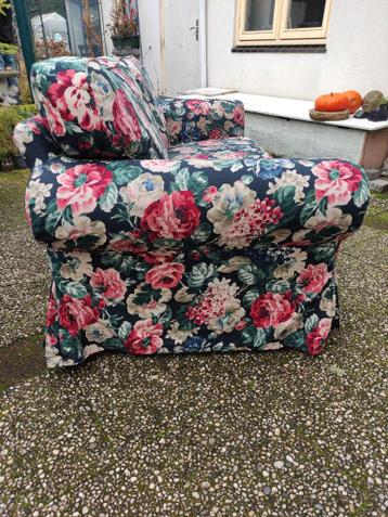 Ikea ektorp twee zitsbank met bloemmotief - afbeelding 6 Ikea ektorp twee zitsbank met bloemmotief - afbeelding 6