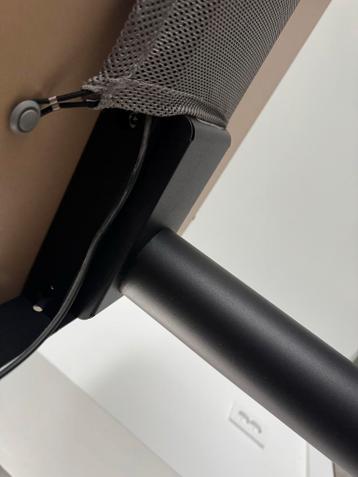 IKEA Bekant Zit-Sta Bureau Elektrisch - Zwart - afbeelding 10 IKEA Bekant Zit-Sta Bureau Elektrisch - Zwart - afbeelding 10