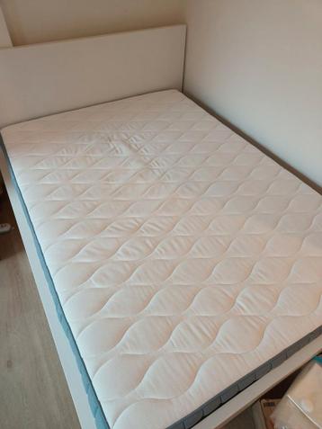 Wit IKEA bed (140cm) inclusief opberglades en matras - afbeelding 4 Wit IKEA bed (140cm) inclusief opberglades en matras - afbeelding 4