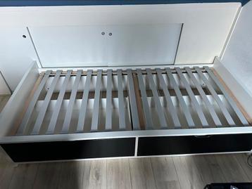 IKEA eenpersoonsbed met twee lades - afbeelding 4 IKEA eenpersoonsbed met twee lades - afbeelding 4
