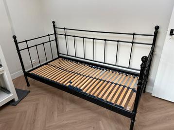 Bedframe met lattenbodem 90x200 - afbeelding 2 Bedframe met lattenbodem 90x200 - afbeelding 2