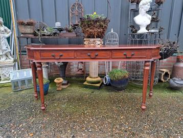 Klassieke Engelse mahonie houten sidetable met lichte gebrui