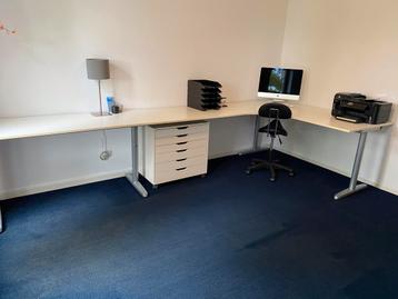 Bureau Ikea model Galant - afbeelding 2 Bureau Ikea model Galant - afbeelding 2