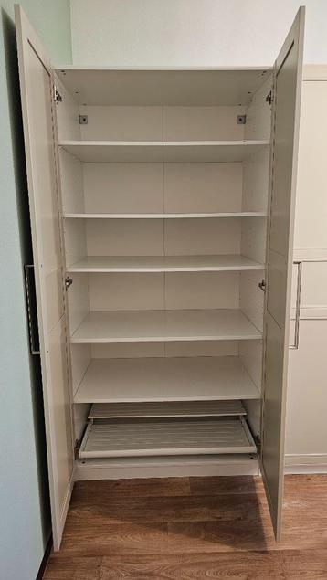 Ikea Pax kledingkast in nieuwstaat met accessoires € 295 - afbeelding 3 Ikea Pax kledingkast in nieuwstaat met accessoires € 295 - afbeelding 3