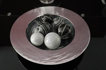 Decoratieve Hulshoff  metalen schaal met glas ballen
