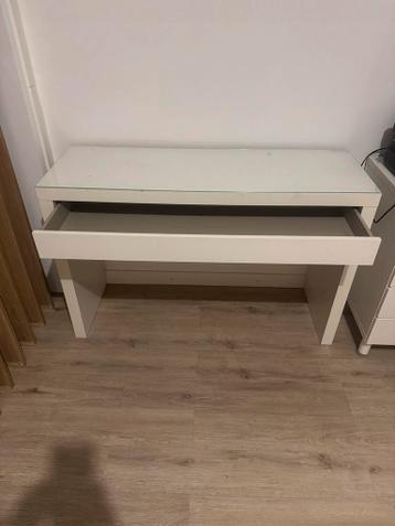Ikea Malm Toilettafel met glazen blad - afbeelding 2 Ikea Malm Toilettafel met glazen blad - afbeelding 2
