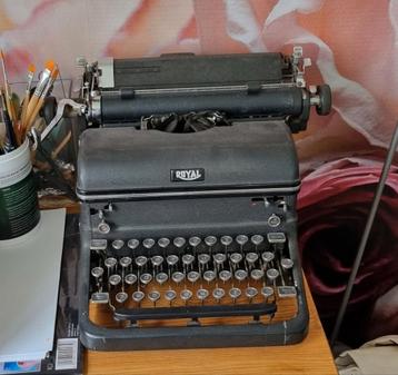 Vintage typemachine Royal 